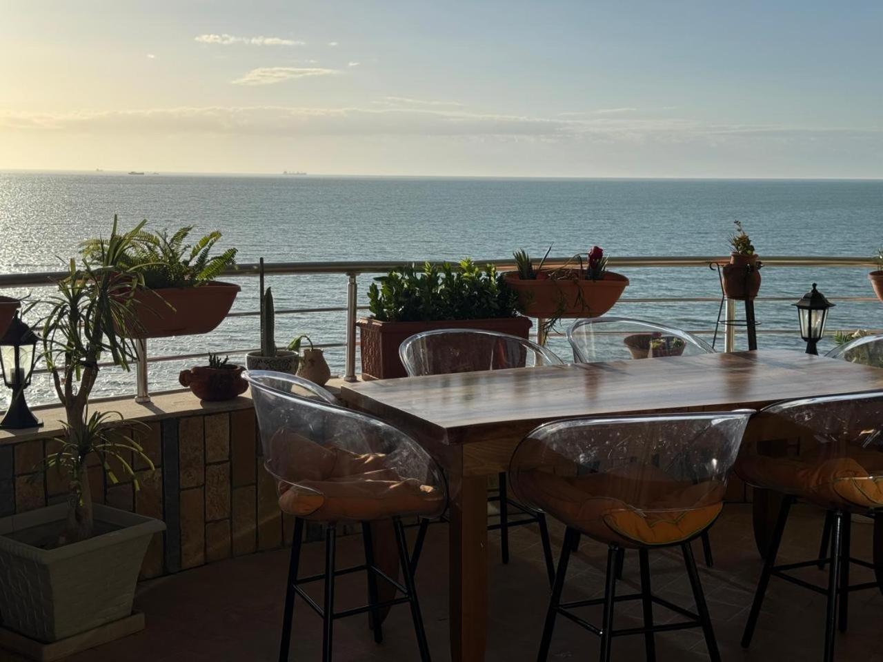 Апартаменти Seaview Penthouse Дуррес