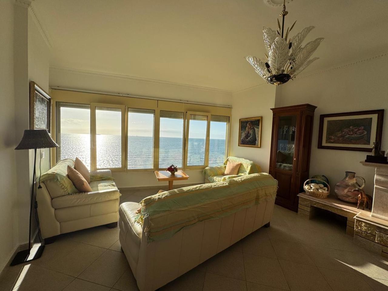 Seaview Penthouse Apartment *